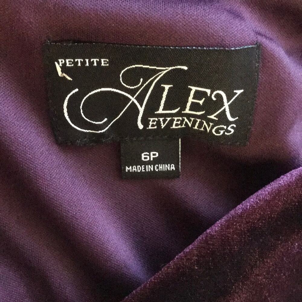 Alex Evenings size 6P Off the Shoulder Velvet Dress - Picture 4 of 8